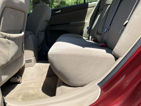 Used 2005 Toyota Camry FWD image 15