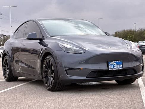 Used 2022 Tesla Model Y Performance image 10