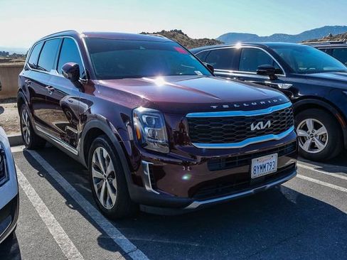 Certified 2022 Kia Telluride EX w/ EX Premium Package AWD/4WD image 2