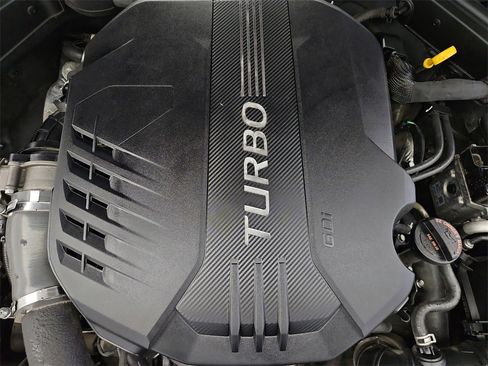 Used 2022 Genesis G70 3.3T w/ Sport Advanced Package image 38