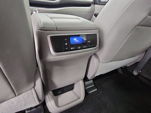 Used 2017 Toyota Highlander Limited FWD image 35