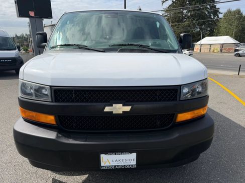 Used 2019 Chevrolet Express 2500 RWD image 2