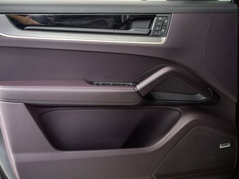 Used 2024 Porsche Cayenne S image 6