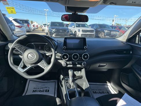 Used 2024 Nissan Sentra SV image 9