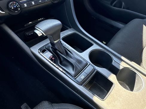 Used 2020 Kia Optima LX image 16