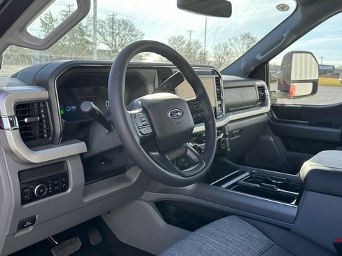 New 2026 Ford F250 XLT w/ XLT Premium Package AWD/4WD image 10