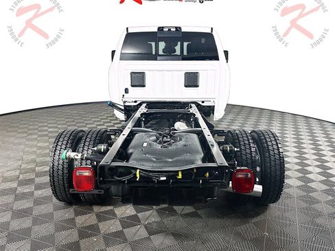 New 2026 RAM 4500 4x4 Crew Cab DRW image 6