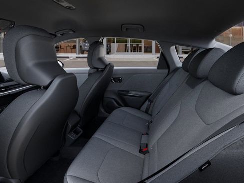 New 2025 Kia K4 LX image 18