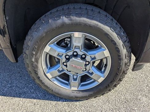 Used 2025 GMC Sierra 2500 SLT w/ SLT Premium Package AWD/4WD image 11