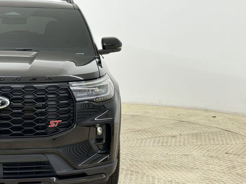 Used 2025 Ford Explorer ST AWD/4WD image 10
