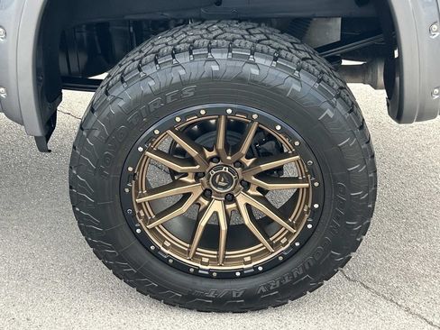 Used 2020 Chevrolet Silverado 1500 High Country w/ Technology Package AWD/4WD image 17