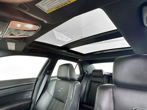 Used 2016 Chrysler 300 S image 22