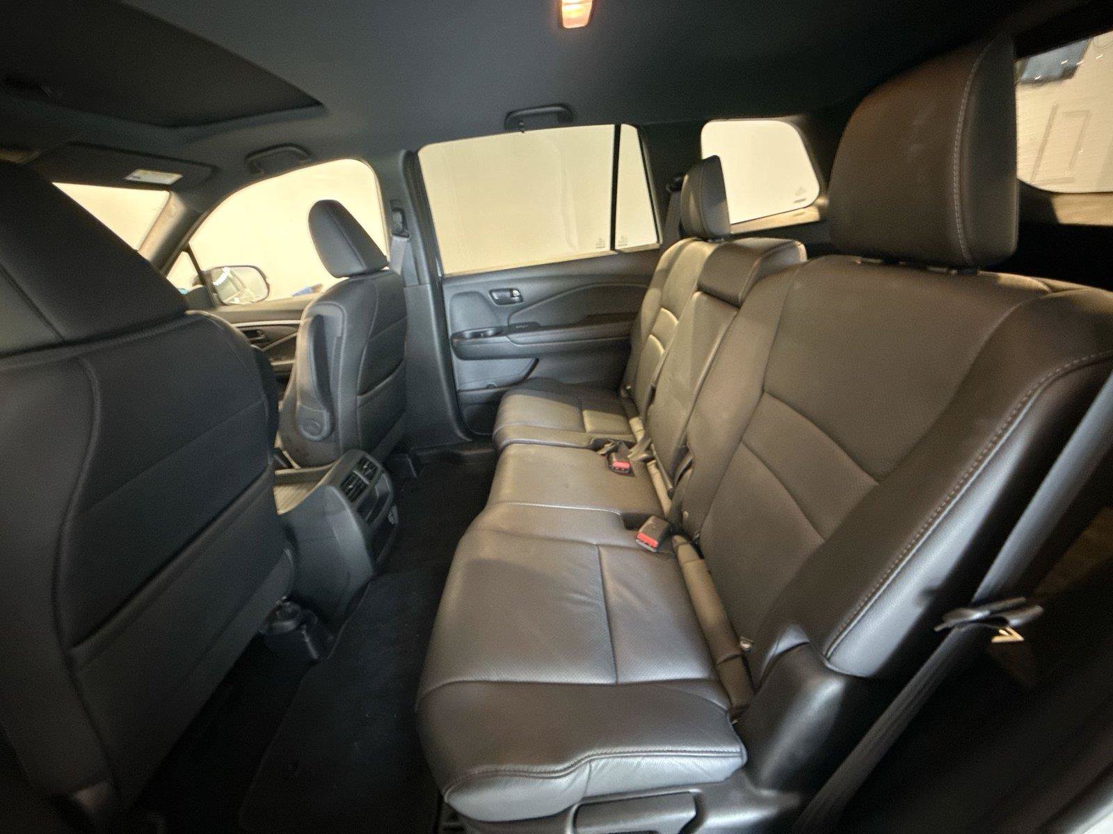 Used 2023 Honda Passport EX-L image 25