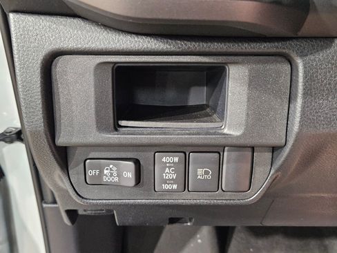 Used 2019 Toyota Tacoma TRD Off-Road AWD/4WD image 24