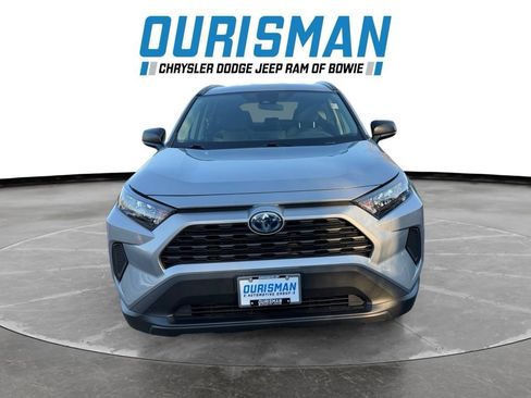 Used 2022 Toyota RAV4 LE image 9