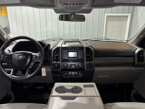 Used 2019 Ford F250 XL w/ Power Equipment Group AWD/4WD image 17