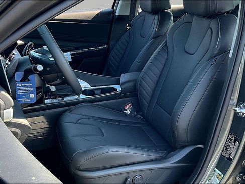 New 2026 Hyundai Elantra Limited FWD image 17
