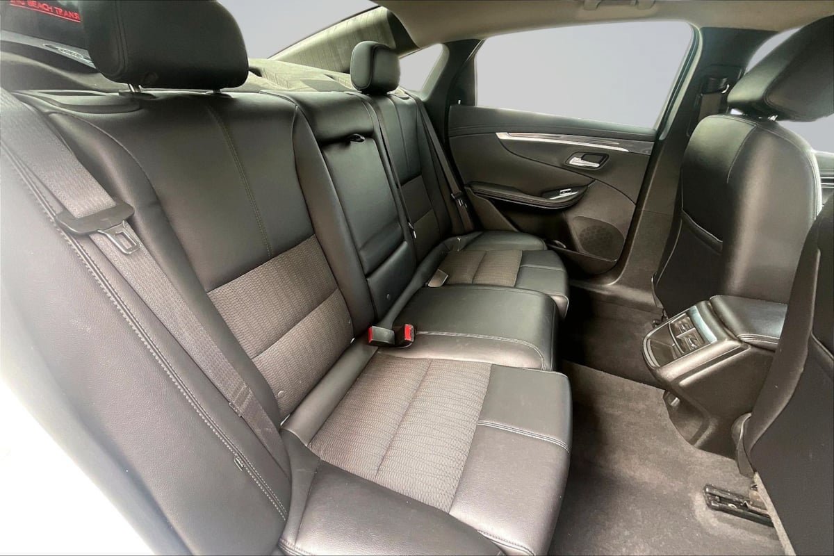 Used 2020 Chevrolet Impala LT FWD image 27