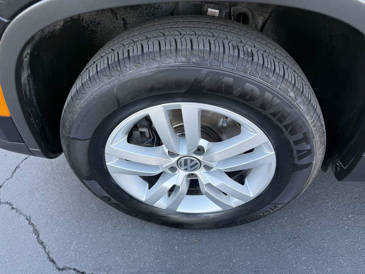 Used 2016 Volkswagen Tiguan S FWD image 13