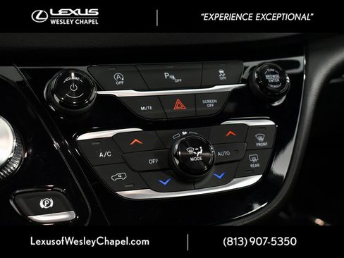 Used 2020 Chrysler Pacifica Touring w/ S Appearance Package image 38