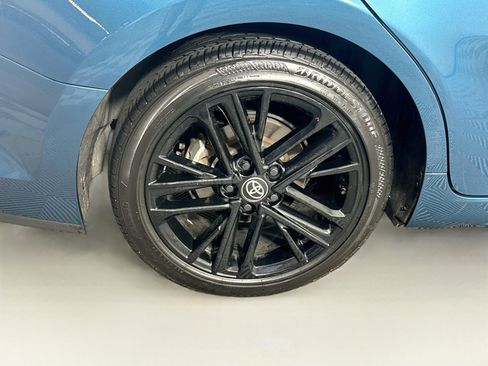 Used 2025 Toyota Camry SE FWD image 11