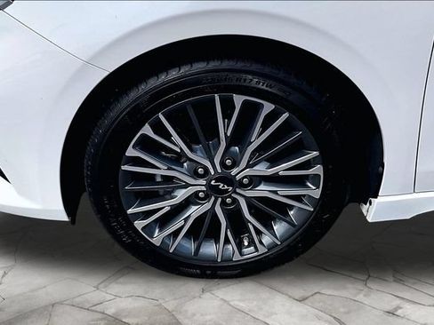 Used 2023 Kia Forte GT-Line w/ GT-Line Premium Package FWD image 7