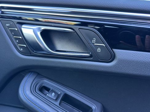 Used 2024 Porsche Macan image 20