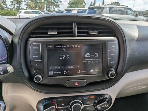 Certified 2025 Kia Soul LX w/ LX Technology Package FWD image 21