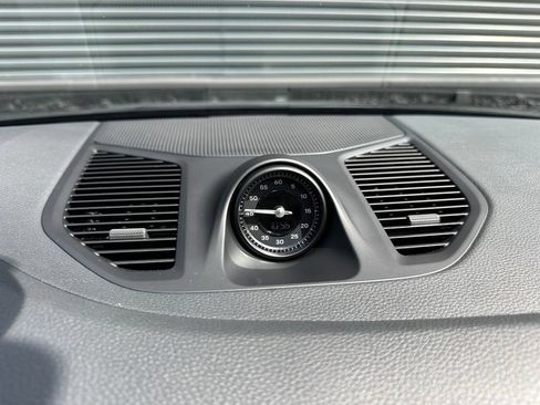 Certified 2024 Porsche Cayenne Coupe AWD/4WD image 30