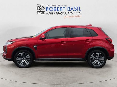 Used 2025 Mitsubishi Outlander Sport SE image 2