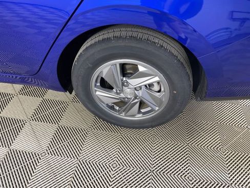 Certified 2025 Hyundai Elantra SE w/ Cargo Package FWD image 20