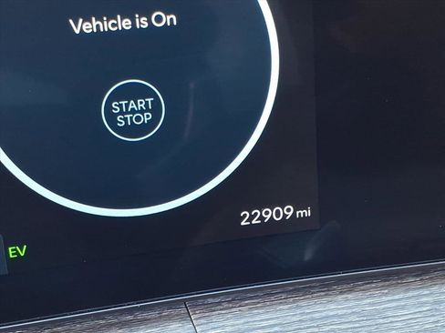 Used 2025 Hyundai Santa Fe Limited image 30