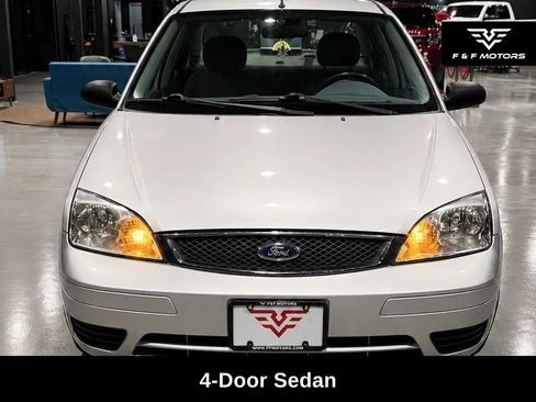 Used 2005 Ford Focus S FWD image 5