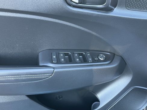 Certified 2023 Hyundai Venue Limited image 17