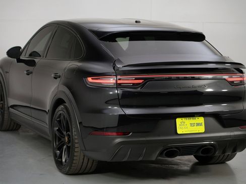 Used 2022 Porsche Cayenne Turbo S image 54