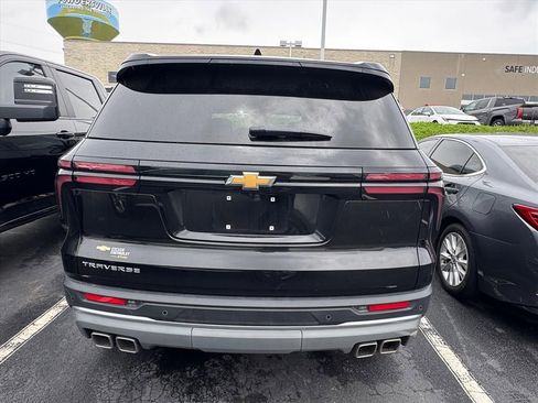 Used 2026 Chevrolet Traverse LT FWD image 7
