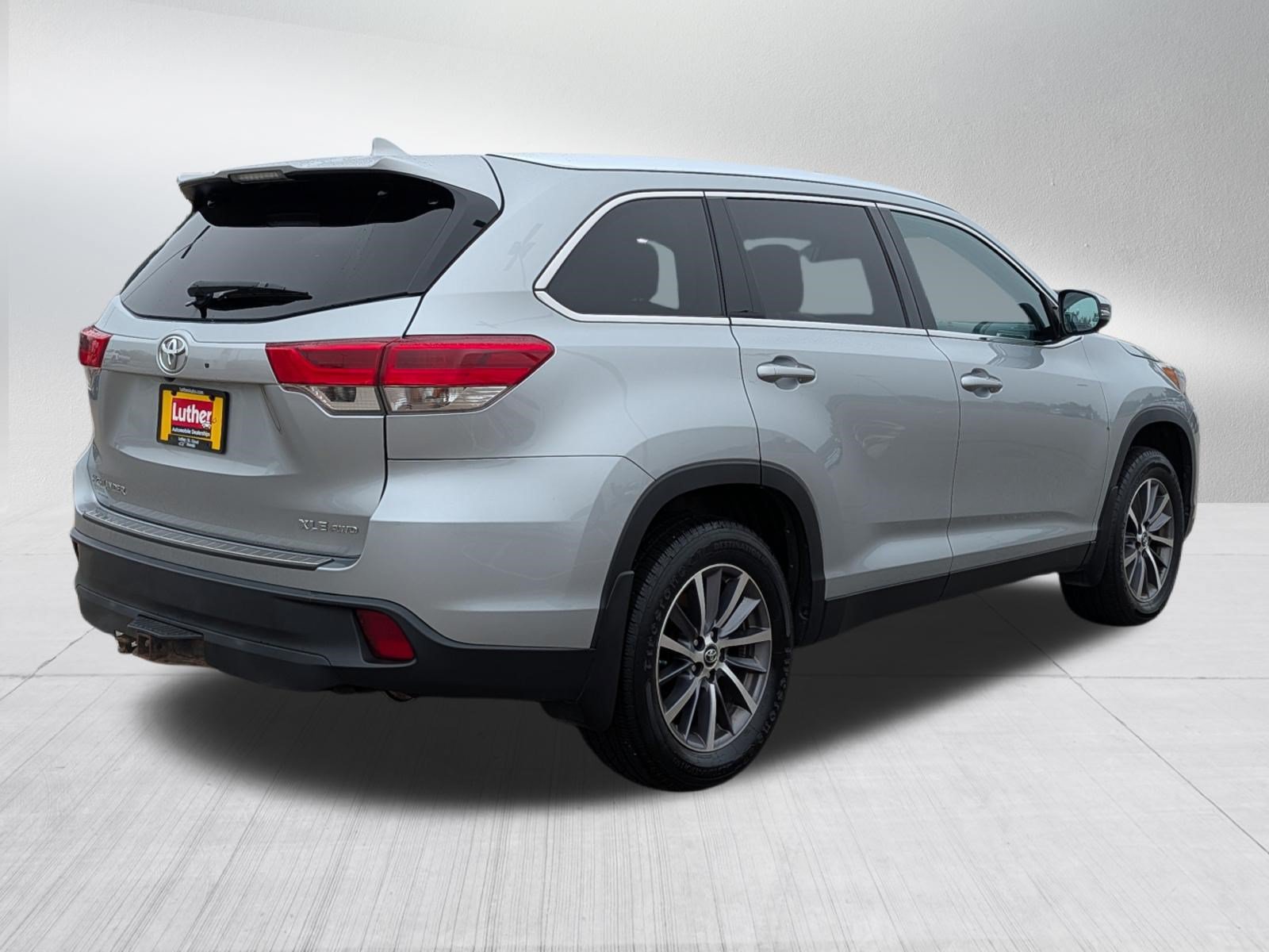 Used 2019 Toyota Highlander XLE AWD/4WD image 7