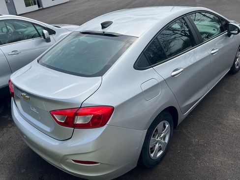 Used 2017 Chevrolet Cruze LS FWD image 9