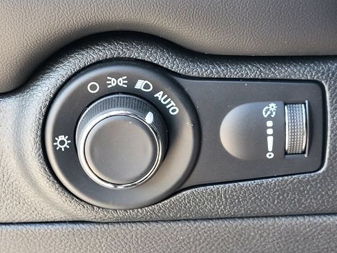 Used 2025 Dodge Durango GT AWD/4WD image 23