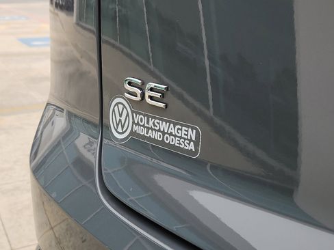 New 2026 Volkswagen Atlas Cross Sport SE image 10