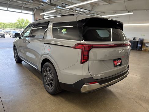 New 2026 Kia Carnival SX image 21