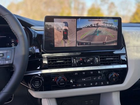 New 2026 Nissan Pathfinder SL image 20