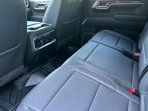 Used 2023 GMC Sierra 1500 Elevation w/ Elevation Premium Package AWD/4WD image 4