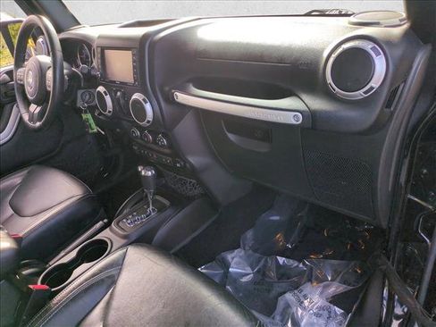 Used 2015 Jeep Wrangler Sahara w/ Connectivity Group image 19