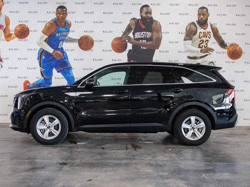 Used 2026 Kia Sorento LX FWD image 16