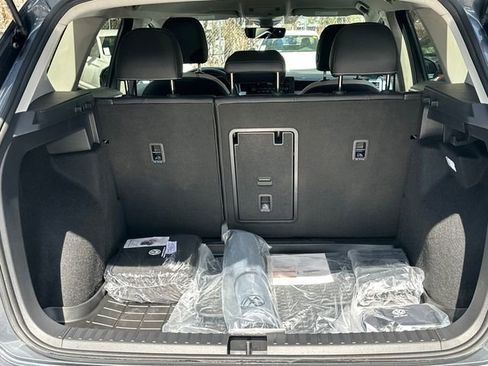 Used 2025 Volkswagen Taos SE image 34