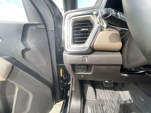 Used 2023 GMC Canyon Denali w/ Denali Black Edition AWD/4WD image 16
