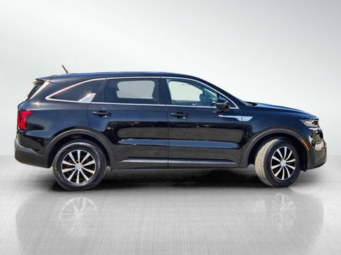 Used 2021 Kia Sorento LX FWD image 3