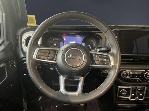 Used 2024 Jeep Wrangler Unlimited Sahara image 12