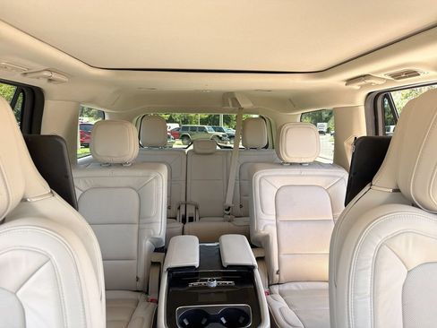 Used 2019 Lincoln Navigator Reserve AWD/4WD image 33